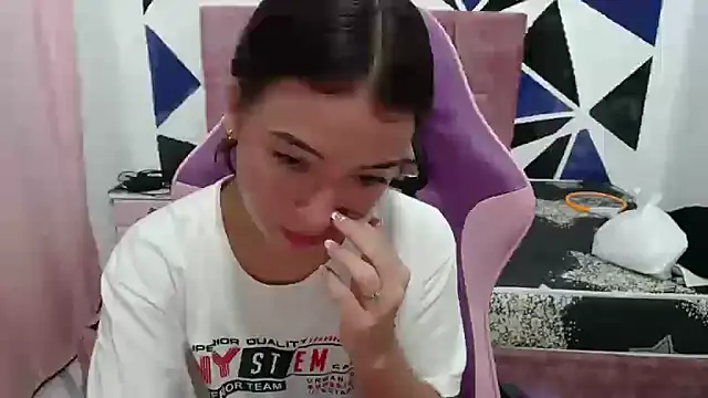 scarleth18 online show from 11/06/25, 02:37