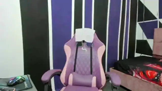 scarleth18 online show from 12/15/25, 07:20