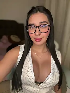 MiaSofia   online show from 04/12/26, 04:27