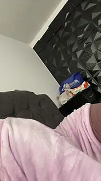 MiaSofia   online show from 12/18/25, 03:44