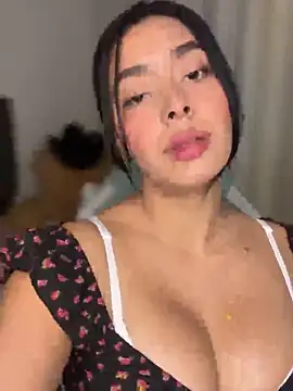 MiaSofia   online show from 04/17/26, 04:48