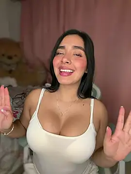 MiaSofia   online show from 05/13/26, 05:14