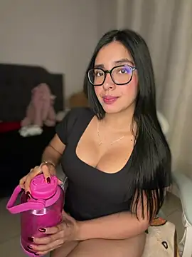 MiaSofia   online show from 05/04/26, 05:55