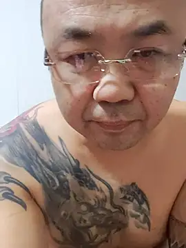 Snapshot of caige8888 chatting on 11/24/25, 01:44 caige8888 online show from 11/24/25, 01:44