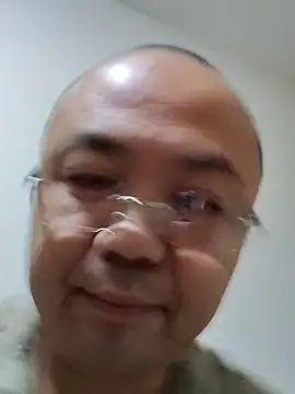 Snapshot of caige8888 chatting on 11/11/25, 12:44 caige8888 online show from 11/11/25, 12:44