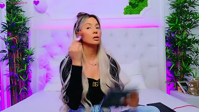 AriannaSins online show from 11/05/25, 02:31