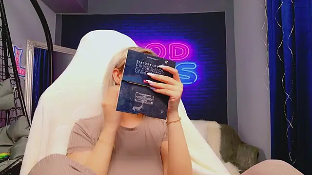 AriannaSins online show from 03/06/26, 05:35