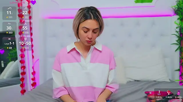 Snapshot of AriannaSins chatting on 03/21/25, 01:12 AriannaSins online show from 03/21/25, 01:12