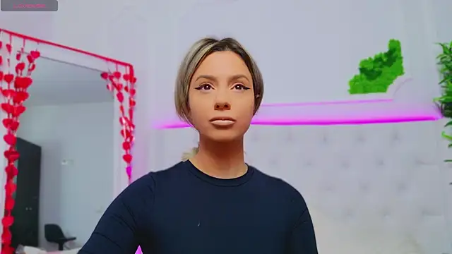 Snapshot of AriannaSins chatting on 02/28/25, 04:20 AriannaSins online show from 02/28/25, 04:20