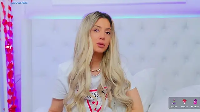 Snapshot of AriannaSins chatting on 03/08/25, 09:28 AriannaSins online show from 03/08/25, 09:28