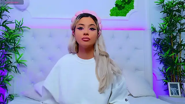 Snapshot of AriannaSins chatting on 10/01/25, 12:31 AriannaSins online show from 10/01/25, 12:31