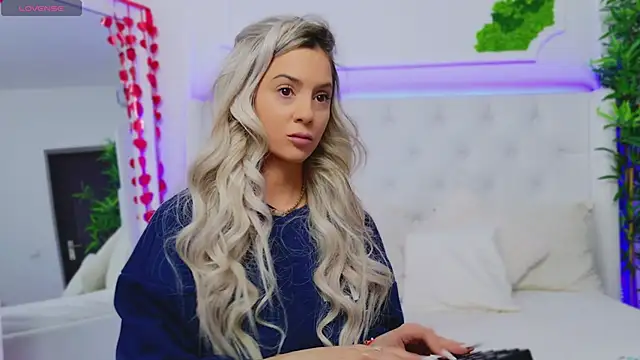 Snapshot of AriannaSins chatting on 03/04/25, 01:17 AriannaSins online show from 03/04/25, 01:17