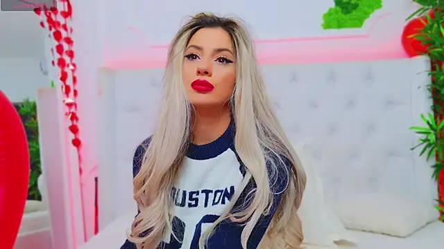 Snapshot of AriannaSins chatting on 02/15/25, 01:53 AriannaSins online show from 02/15/25, 01:53