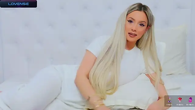 Snapshot of AriannaSins chatting on 02/24/25, 07:19 AriannaSins online show from 02/24/25, 07:19