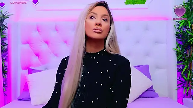 AriannaSins online show from 12/17/25, 01:49