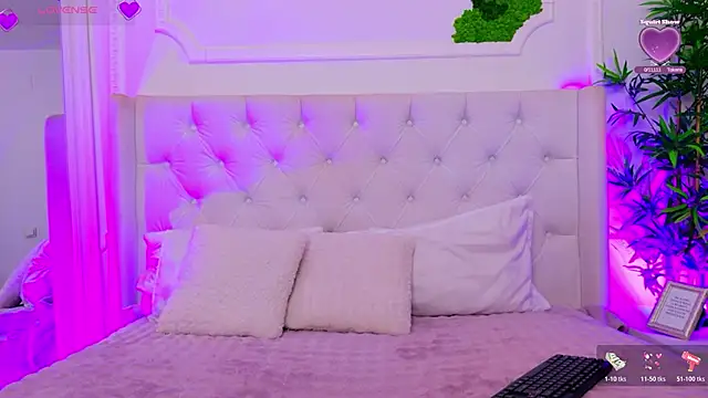 AriannaSins online show from 05/06/26, 12:20