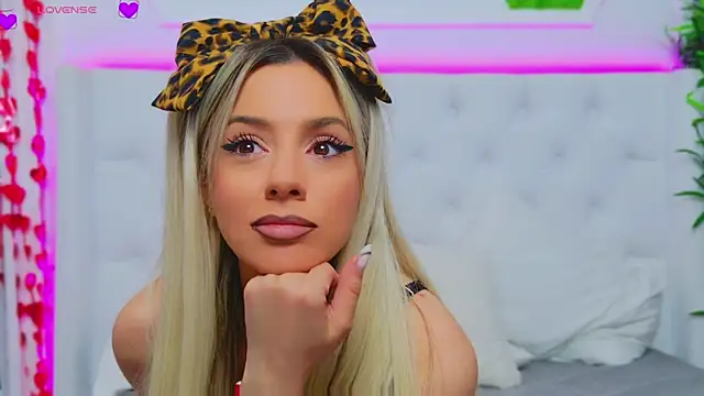 Snapshot of AriannaSins chatting on 03/12/25, 04:46 AriannaSins online show from 03/12/25, 04:46