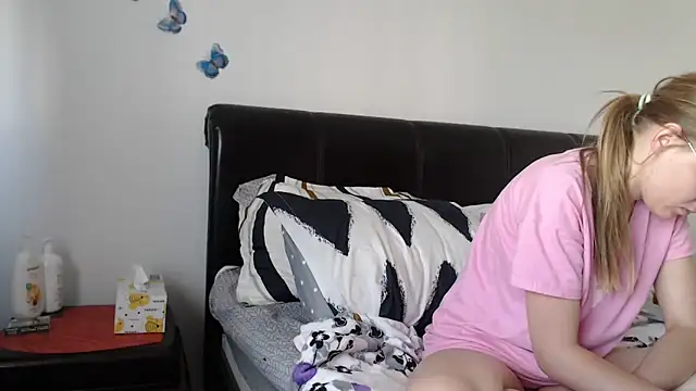 Snapshot of SandyCassie chatting on 06/18/26, 05:50 SandyCassie online show from 06/18/26, 05:50