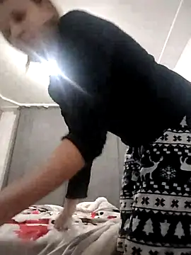 SandyCassie online show from 11/30/25, 06:03