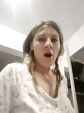 SandyCassie online show from 10/28/25, 05:18