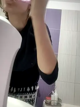 SandyCassie online show from 04/15/26, 04:07