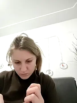 SandyCassie online show from 11/26/25, 06:52