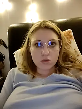 SandyCassie online show from 12/21/25, 07:26