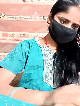 Snapshot of Rajni_chauhan chatting on 02/12/26, 07:30 Rajni chauhan online show from 02/12/26, 07:30