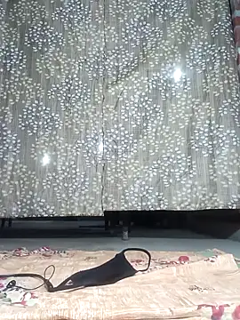 Snapshot of Rajni_chauhan chatting on 12/21/25, 04:30 Rajni chauhan online show from 12/21/25, 04:30