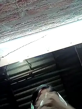 Snapshot of Rajni_chauhan chatting on 12/15/25, 12:44 Rajni chauhan online show from 12/15/25, 12:44