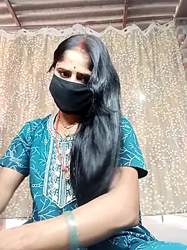 Snapshot of Rajni_chauhan chatting on 11/26/25, 08:03 Rajni chauhan online show from 11/26/25, 08:03