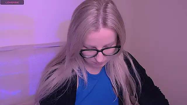 AllaLeomz online show from 11/19/25, 08:03