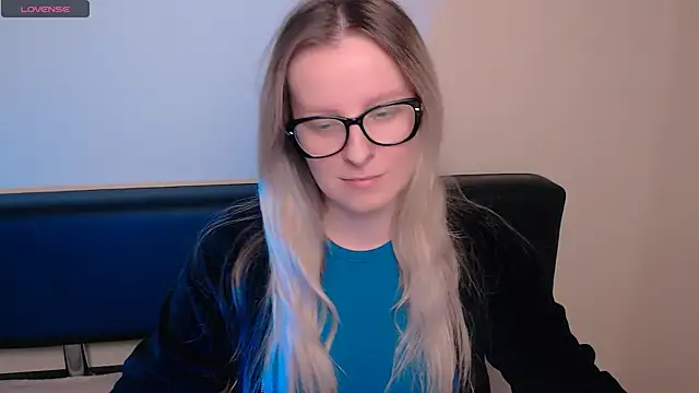 AllaLeomz online show from 10/30/25, 08:01