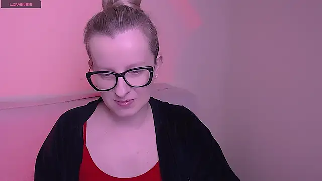 AllaLeomz online show from 11/21/25, 06:45