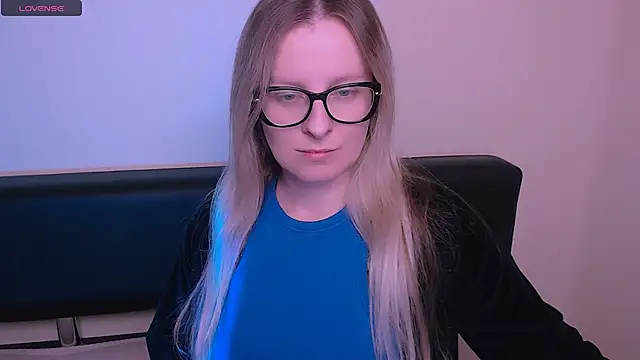 AllaLeomz online show from 11/05/25, 08:06