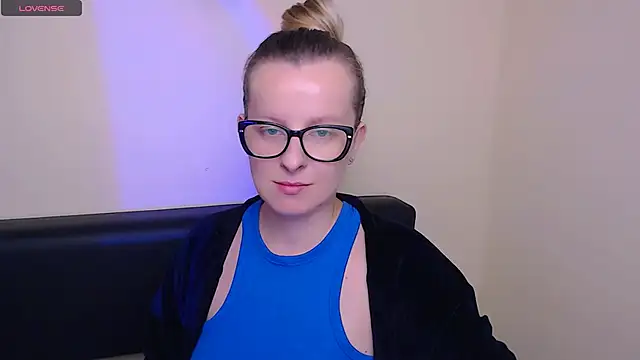 AllaLeomz online show from 10/16/25, 06:54