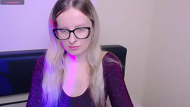 AllaLeomz online show from 10/15/25, 07:05