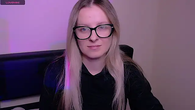 AllaLeomz online show from 10/21/25, 06:46