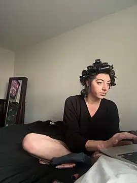 Bambieyez4 online show from 10/16/25, 08:50