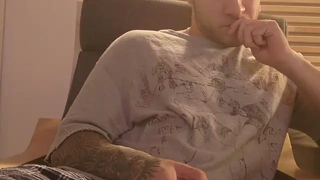 Snapshot of KevinWolf777 chatting on 03/16/26, 03:14 KevinWolf777 online show from 03/16/26, 03:14