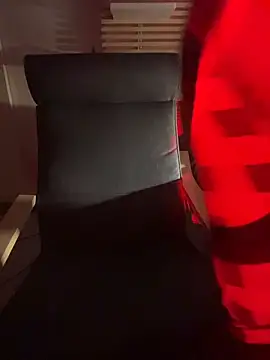 Snapshot of KevinWolf777 chatting on 10/20/25, 02:35 KevinWolf777 online show from 10/20/25, 02:35