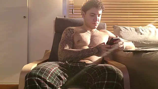 KevinWolf777 online show from 04/24/26, 03:30
