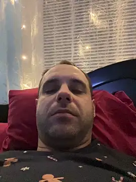 Snapshot of AndyLynn chatting on 12/02/25, 08:21 AndyLynn online show from 12/02/25, 08:21