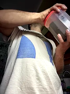 Snapshot of AndyLynn chatting on 11/04/25, 05:44 AndyLynn online show from 11/04/25, 05:44