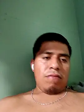 Snapshot of Penelargo1233r chatting on 10/19/25, 07:44 Penelargo1233r online show from 10/19/25, 07:44