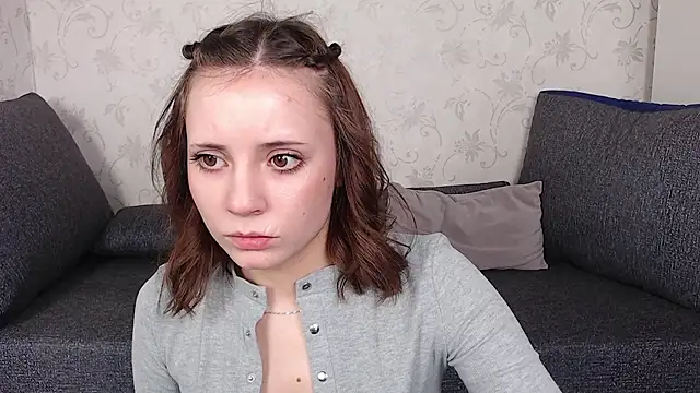 evaa here  online show from 04/08/26, 08:16