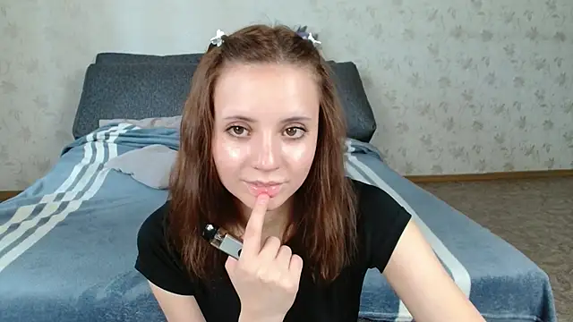 Snapshot of evaa_here_ chatting on 07/04/26, 09:37 evaa here online show from 07/04/26, 09:37