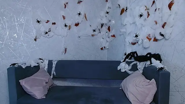 Snapshot of evaa_here_ chatting on 10/30/25, 07:17 evaa here online show from 10/30/25, 07:17