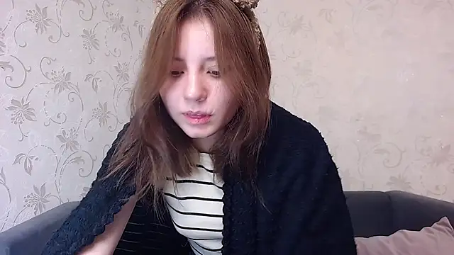 Snapshot of evaa_here_ chatting on 11/03/25, 07:57 evaa here online show from 11/03/25, 07:57