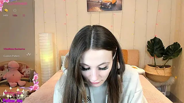 Snapshot of honeybuns_lizzy chatting on 02/16/26, 12:09 honeybuns lizzy online show from 02/16/26, 12:09